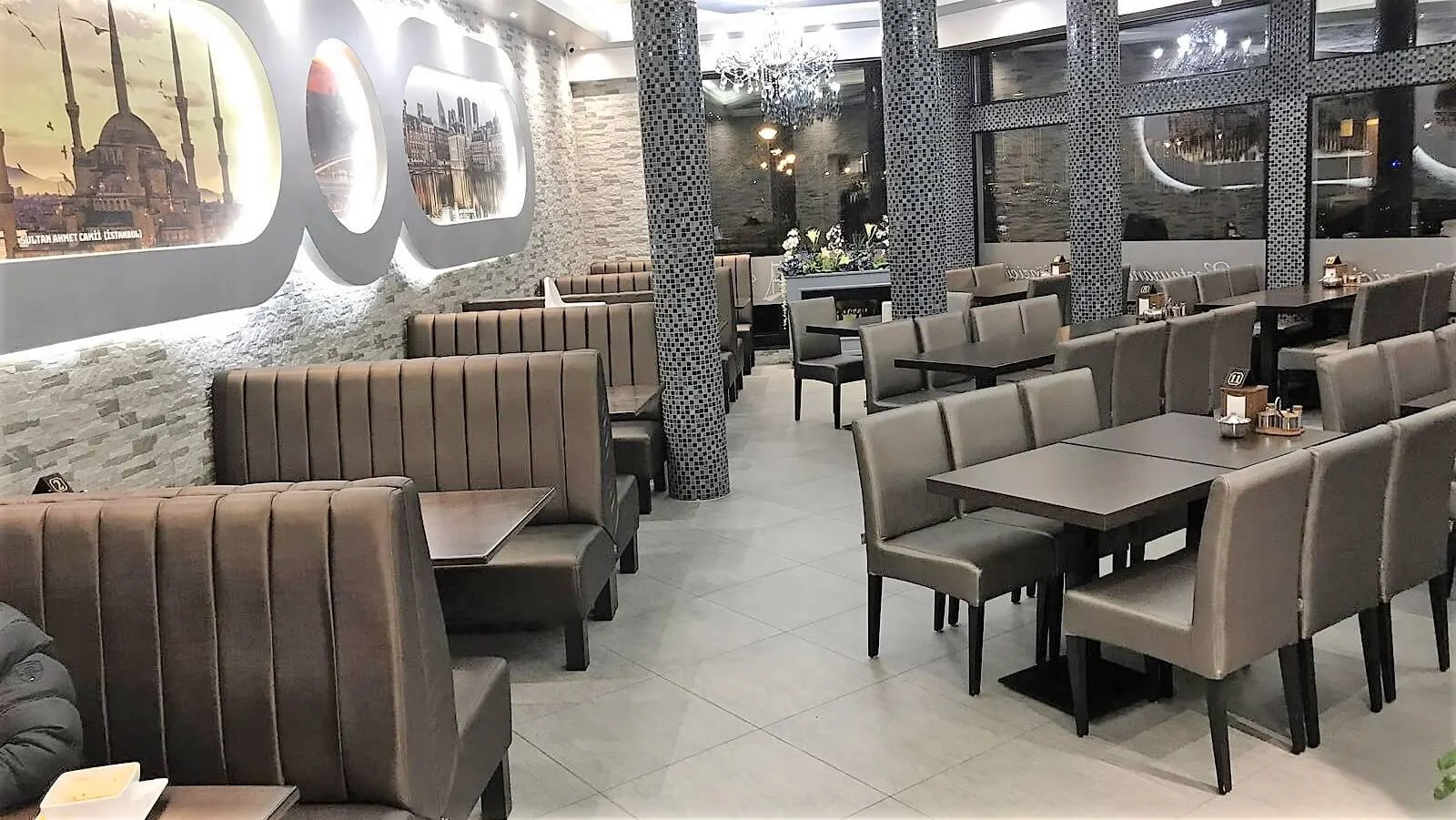 Het interieur van Boğaziçi